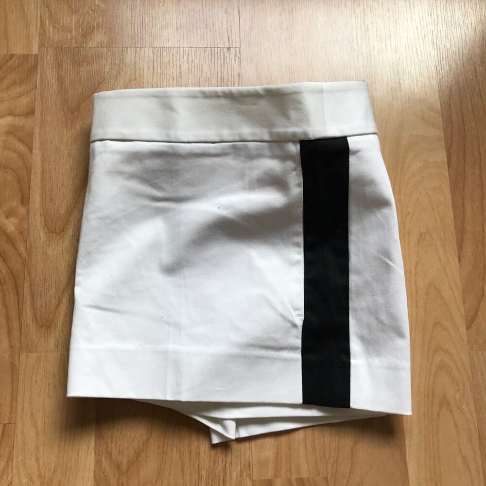 Express shorts - Picture 2 of 3